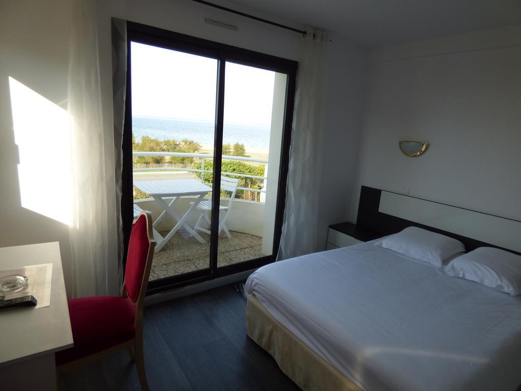 Hotel Castel Moor เลอครัวซิก ภายนอก รูปภาพ
